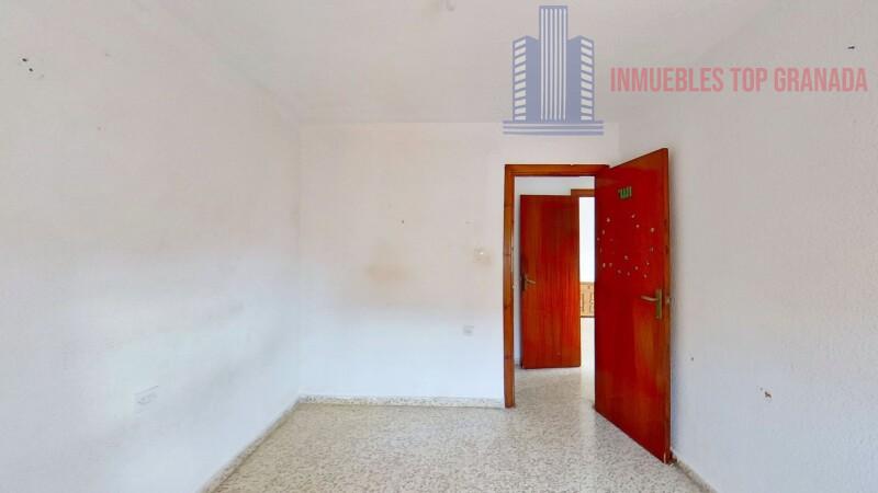 For sale of flat in Granada