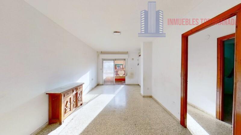 For sale of flat in Granada