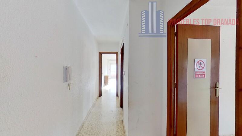 For sale of flat in Granada