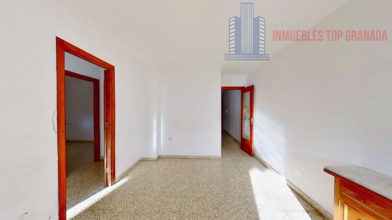 For sale of flat in Granada