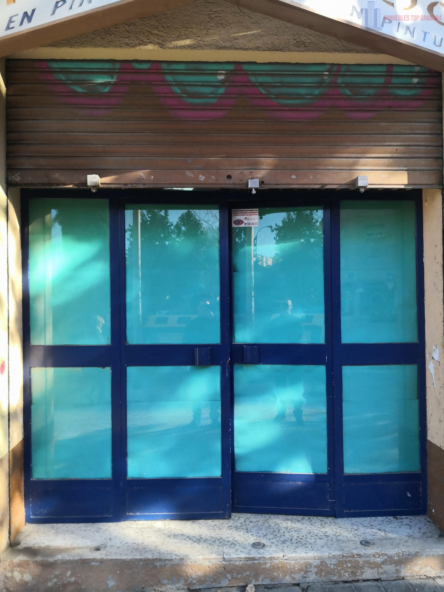 For rent of commercial in Granada