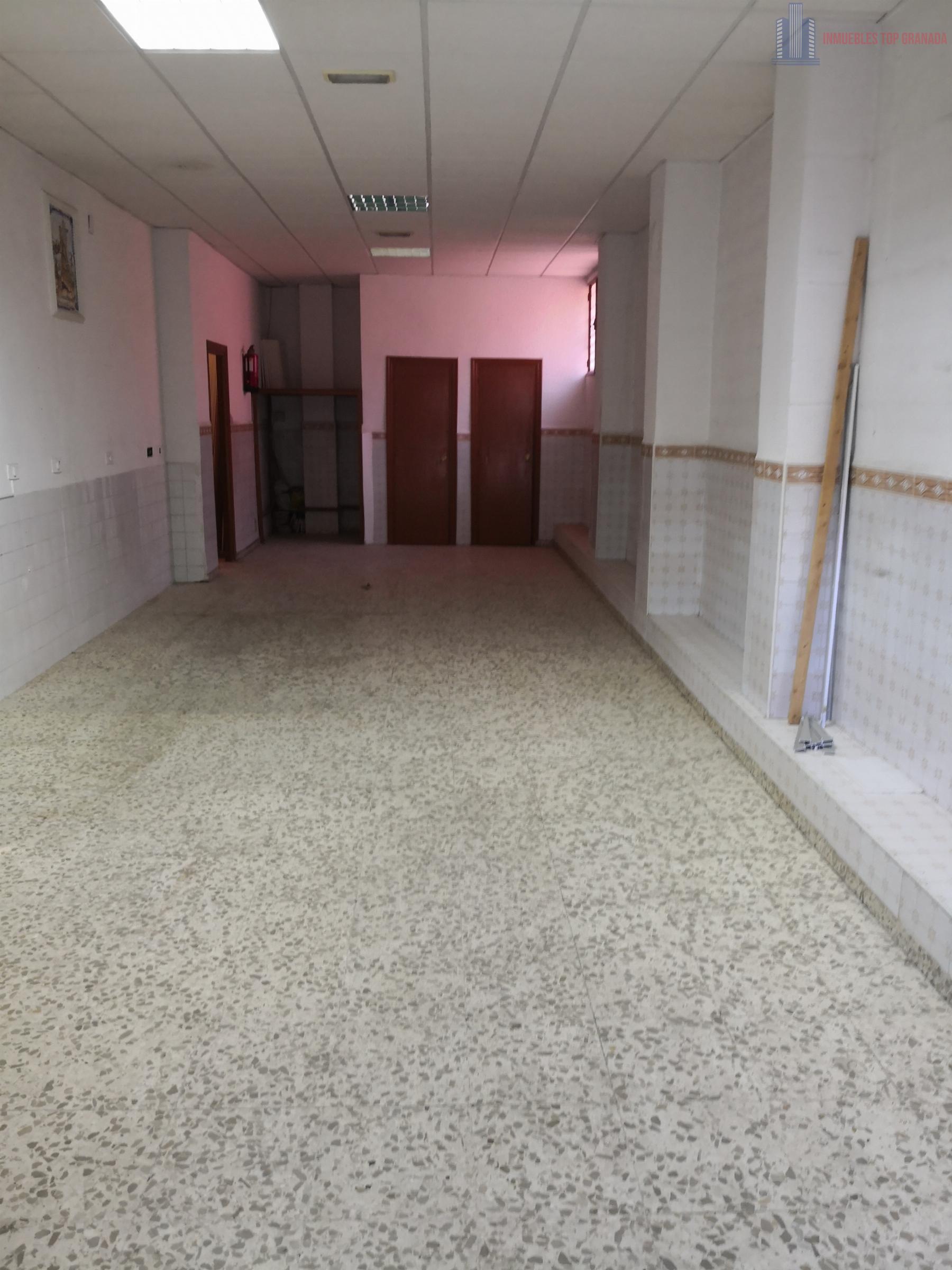 For rent of commercial in Granada