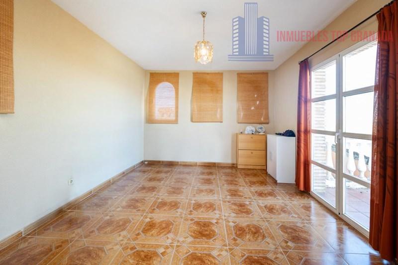 For sale of chalet in La Zubia