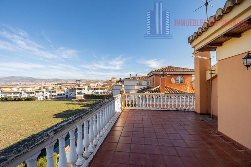 For sale of chalet in La Zubia