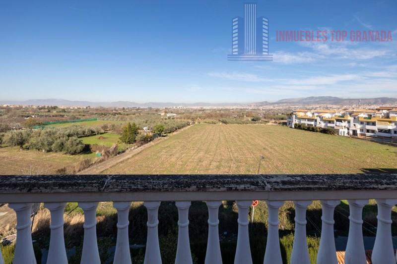 For sale of chalet in La Zubia