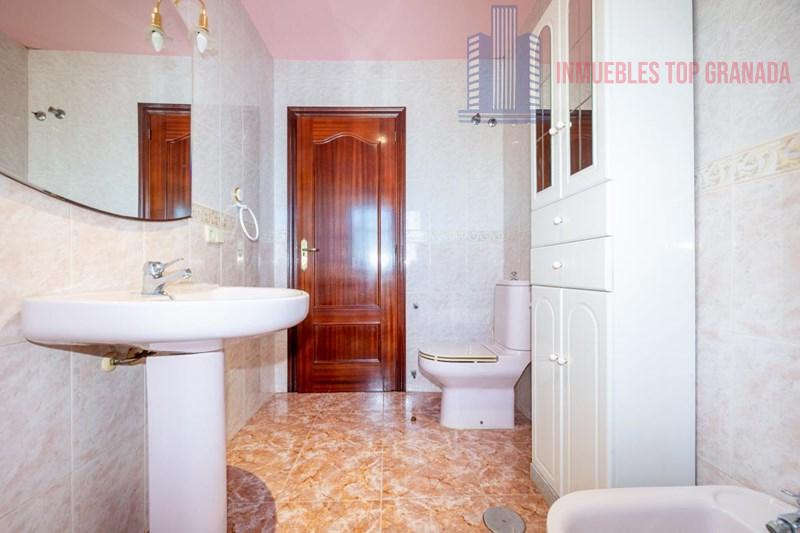 For sale of chalet in La Zubia