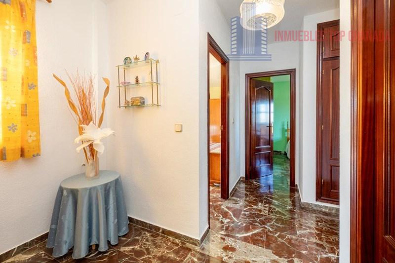 For sale of chalet in La Zubia