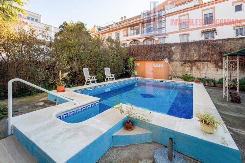 For sale of chalet in La Zubia