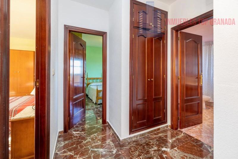 For sale of chalet in La Zubia