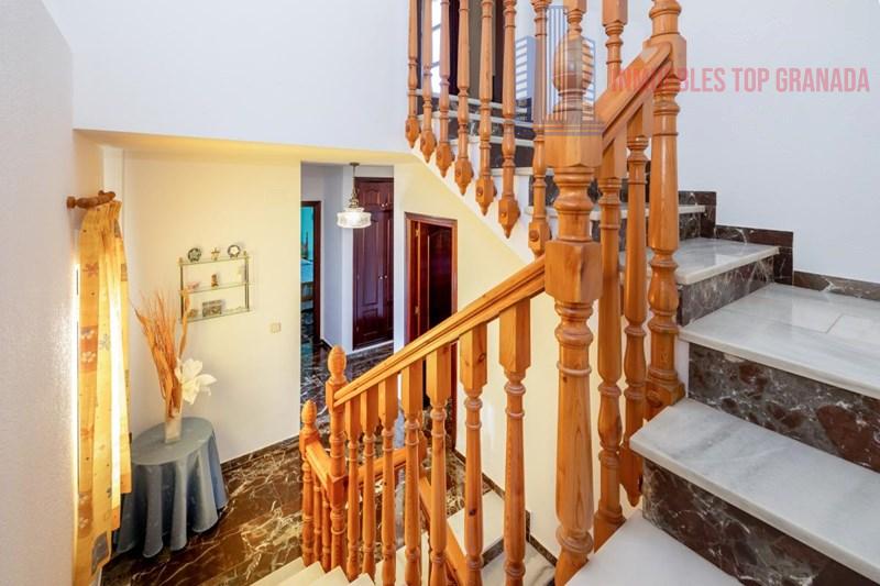 For sale of chalet in La Zubia