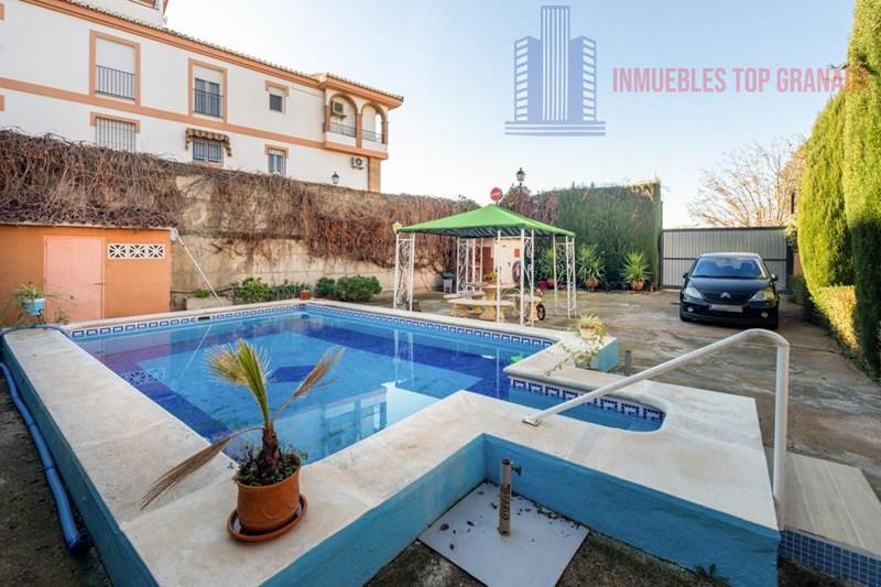 For sale of chalet in La Zubia
