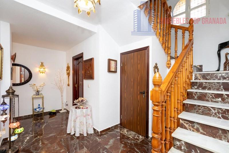 For sale of chalet in La Zubia