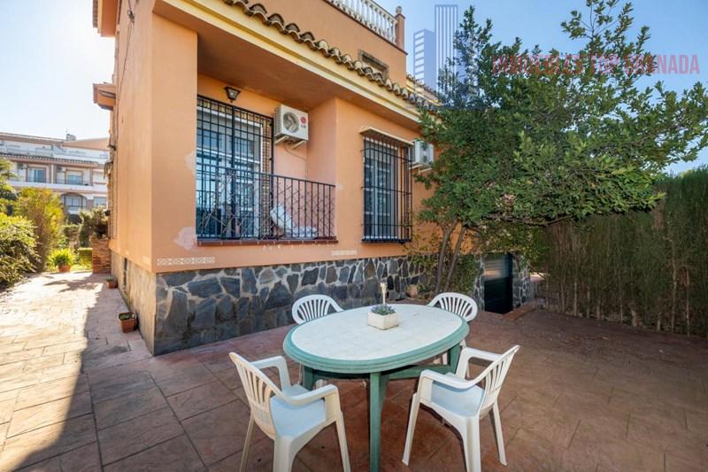 For sale of chalet in La Zubia