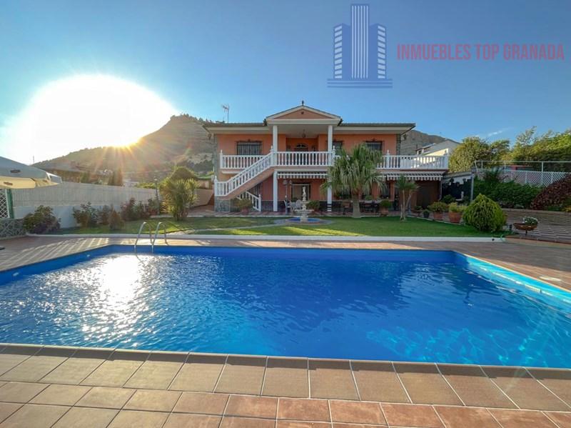 Venta de chalet en Atarfe