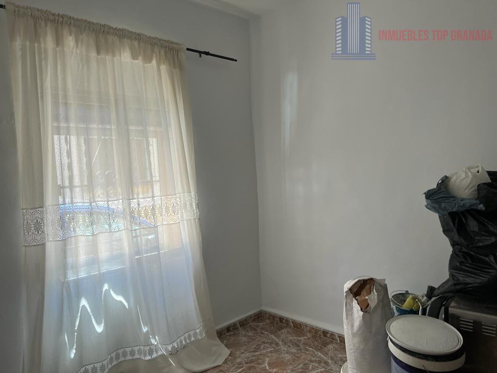 For sale of house in Granada