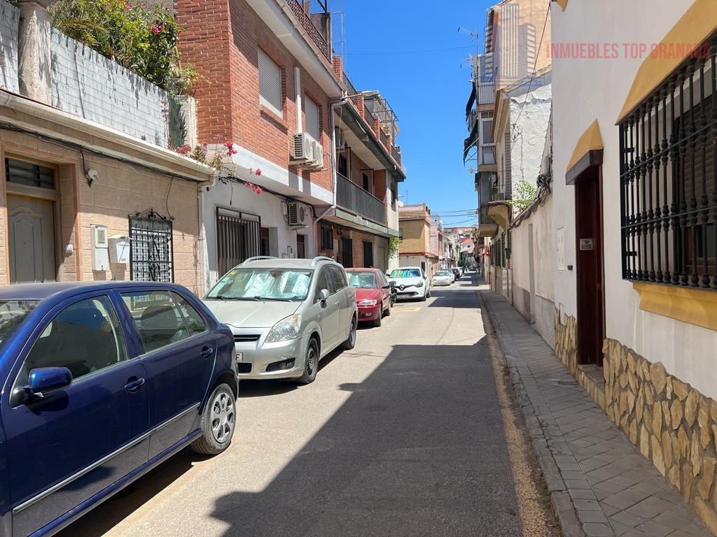 For sale of house in Granada