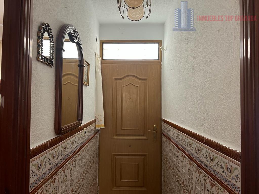 For sale of house in Granada