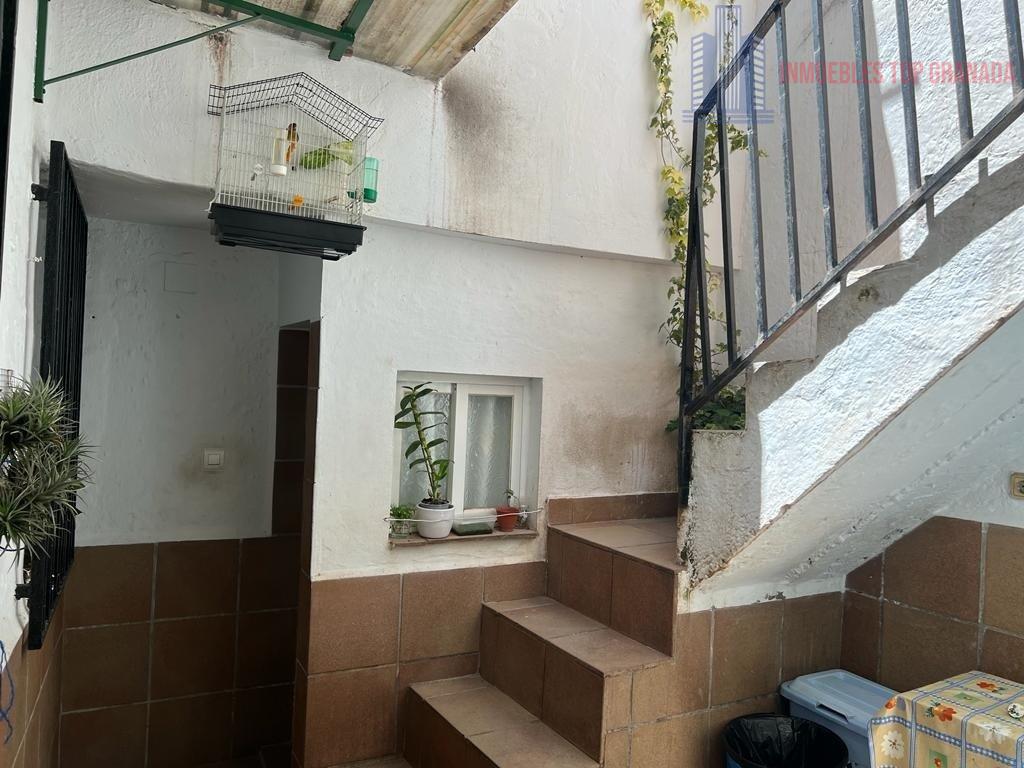 For sale of house in Granada