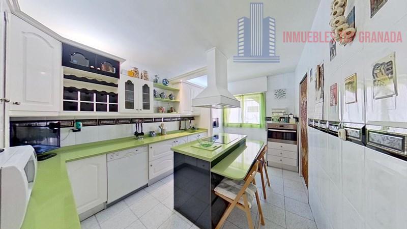 For sale of chalet in Huétor Vega