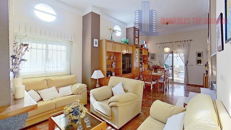 For sale of chalet in Huétor Vega
