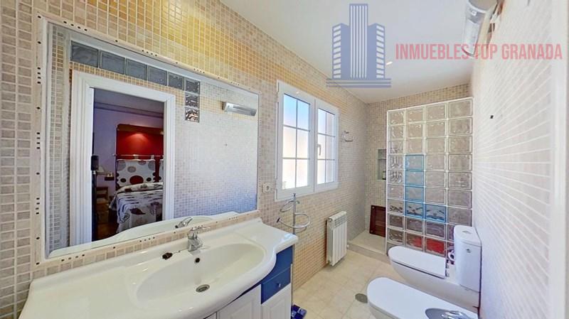 For sale of chalet in Huétor Vega