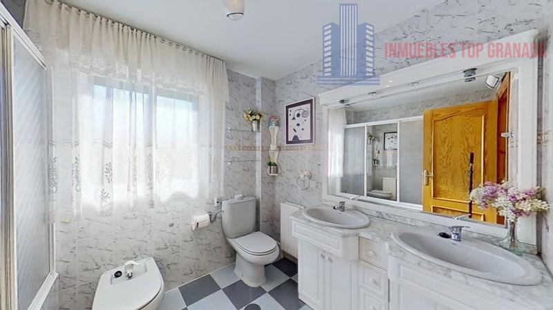 For sale of chalet in Huétor Vega
