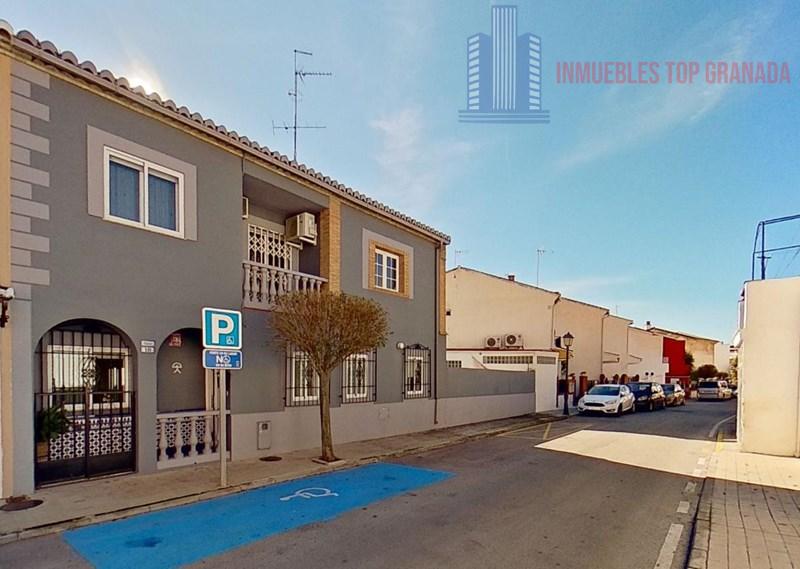 For sale of chalet in Huétor Vega
