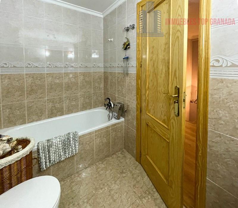 For sale of house in Albolote