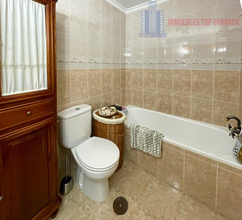 For sale of house in Albolote
