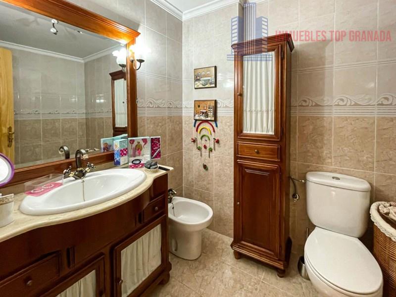 For sale of house in Albolote