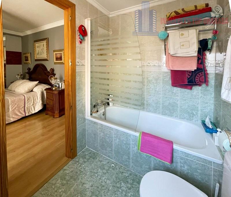 For sale of house in Albolote