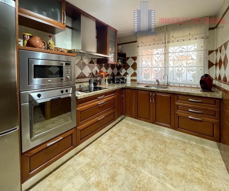 For sale of house in Albolote