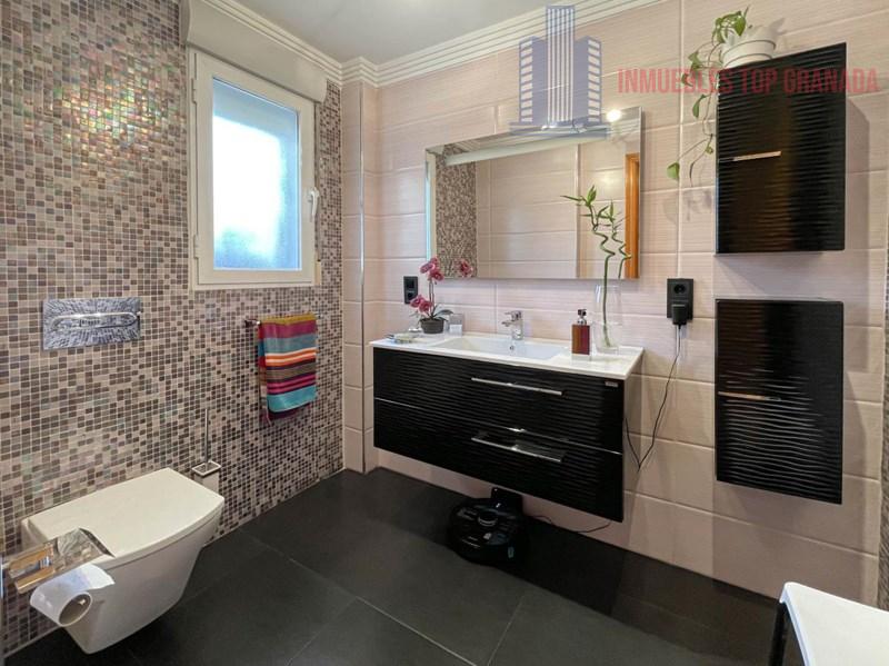 For sale of house in Albolote