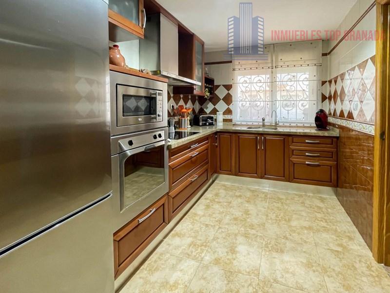 For sale of house in Albolote
