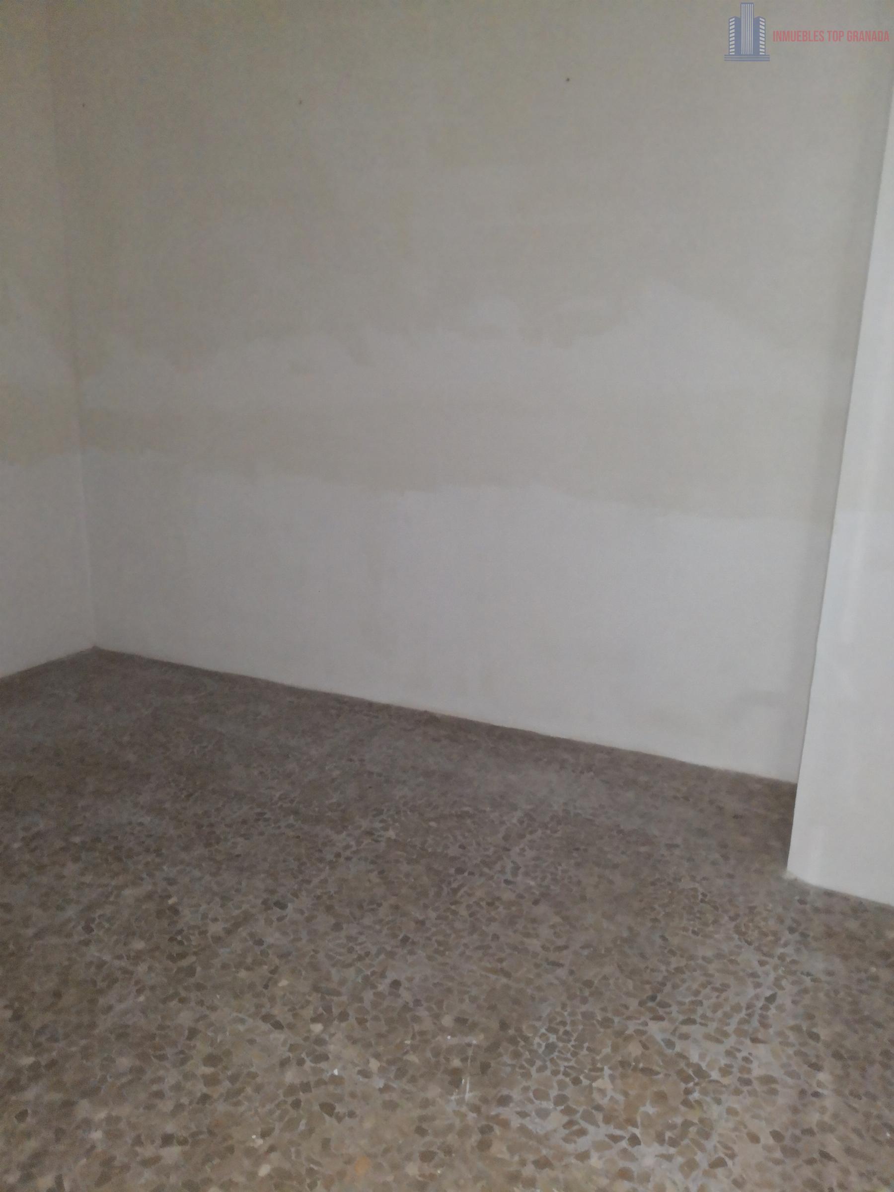 For rent of commercial in Armilla