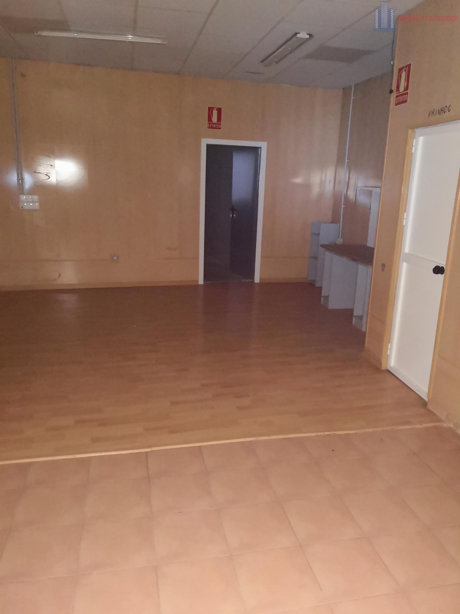 For rent of commercial in Armilla