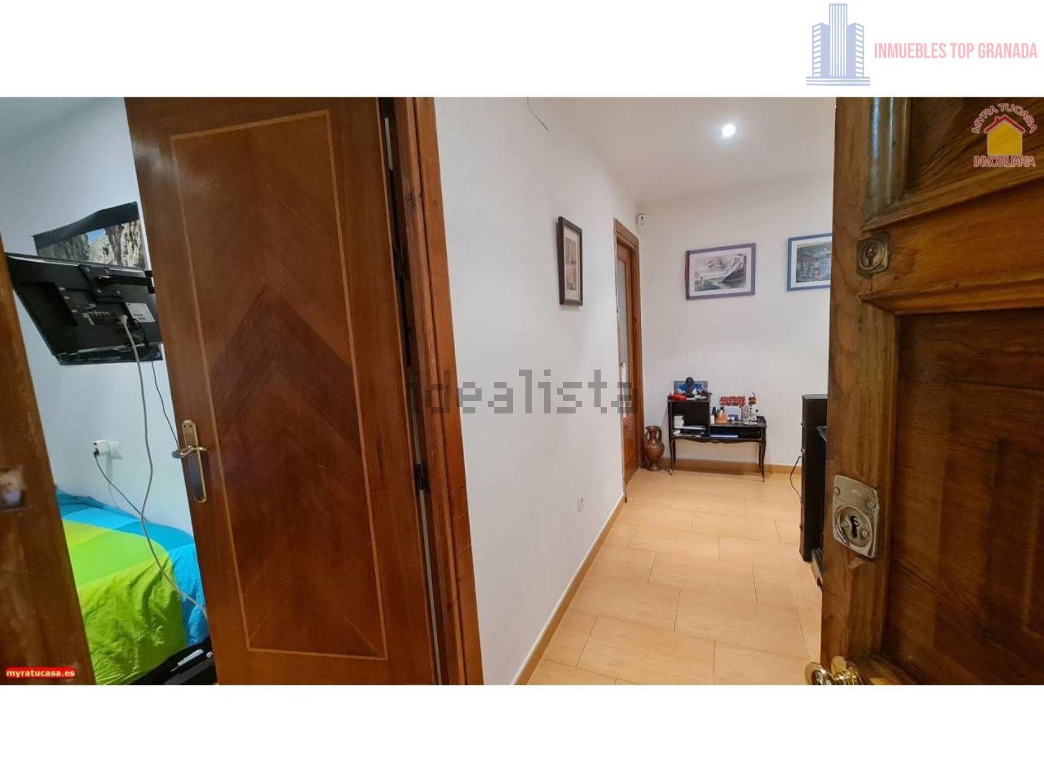 For sale of flat in Granada