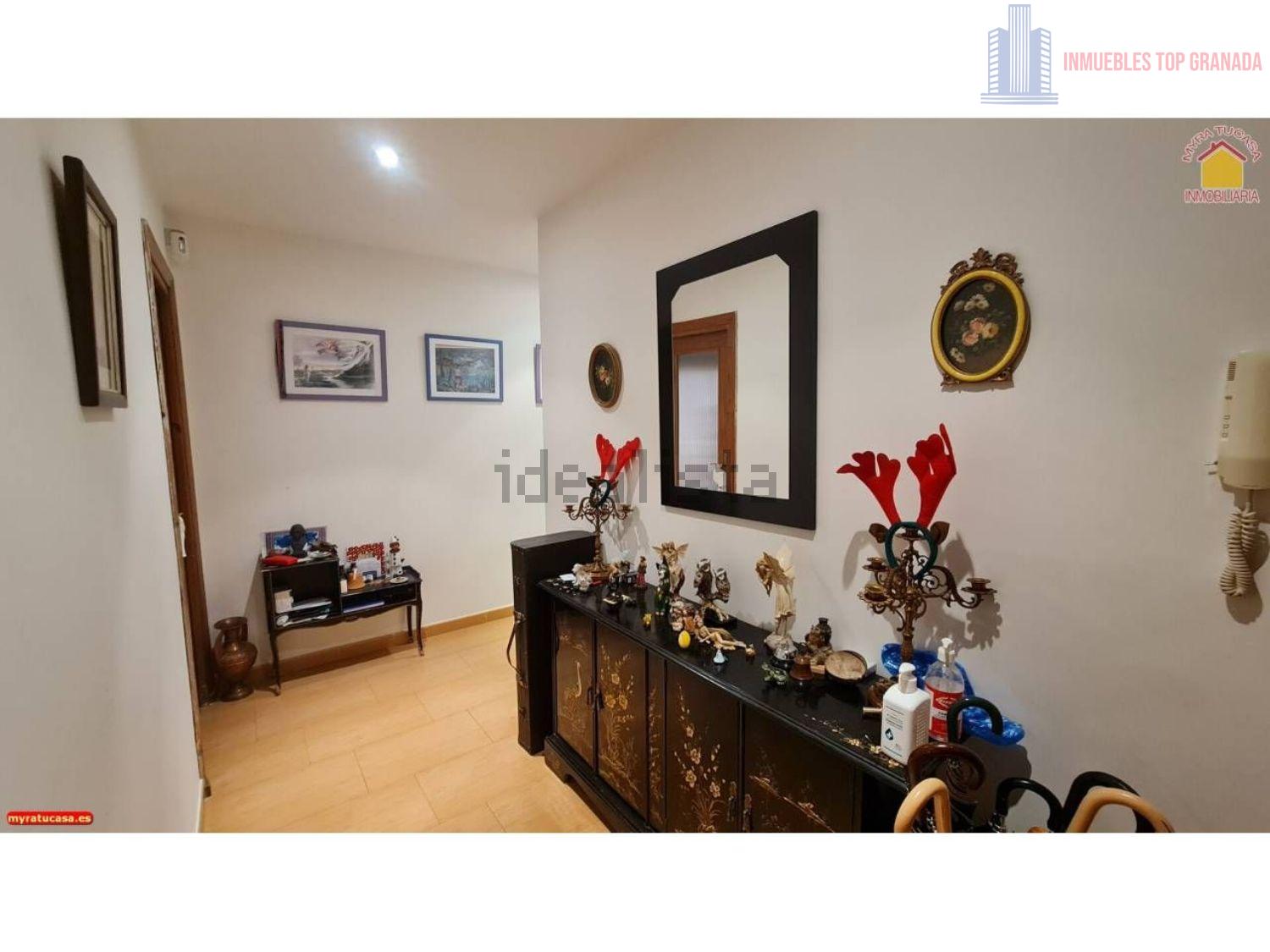 For sale of flat in Granada