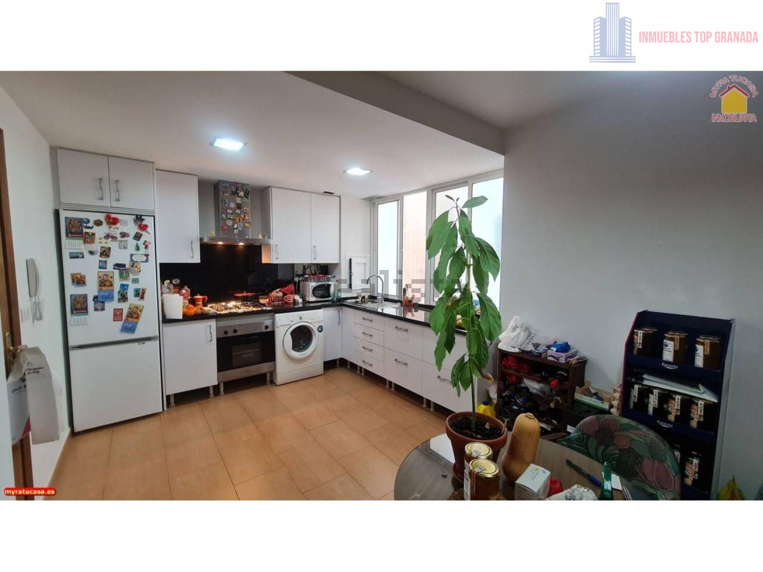 For sale of flat in Granada