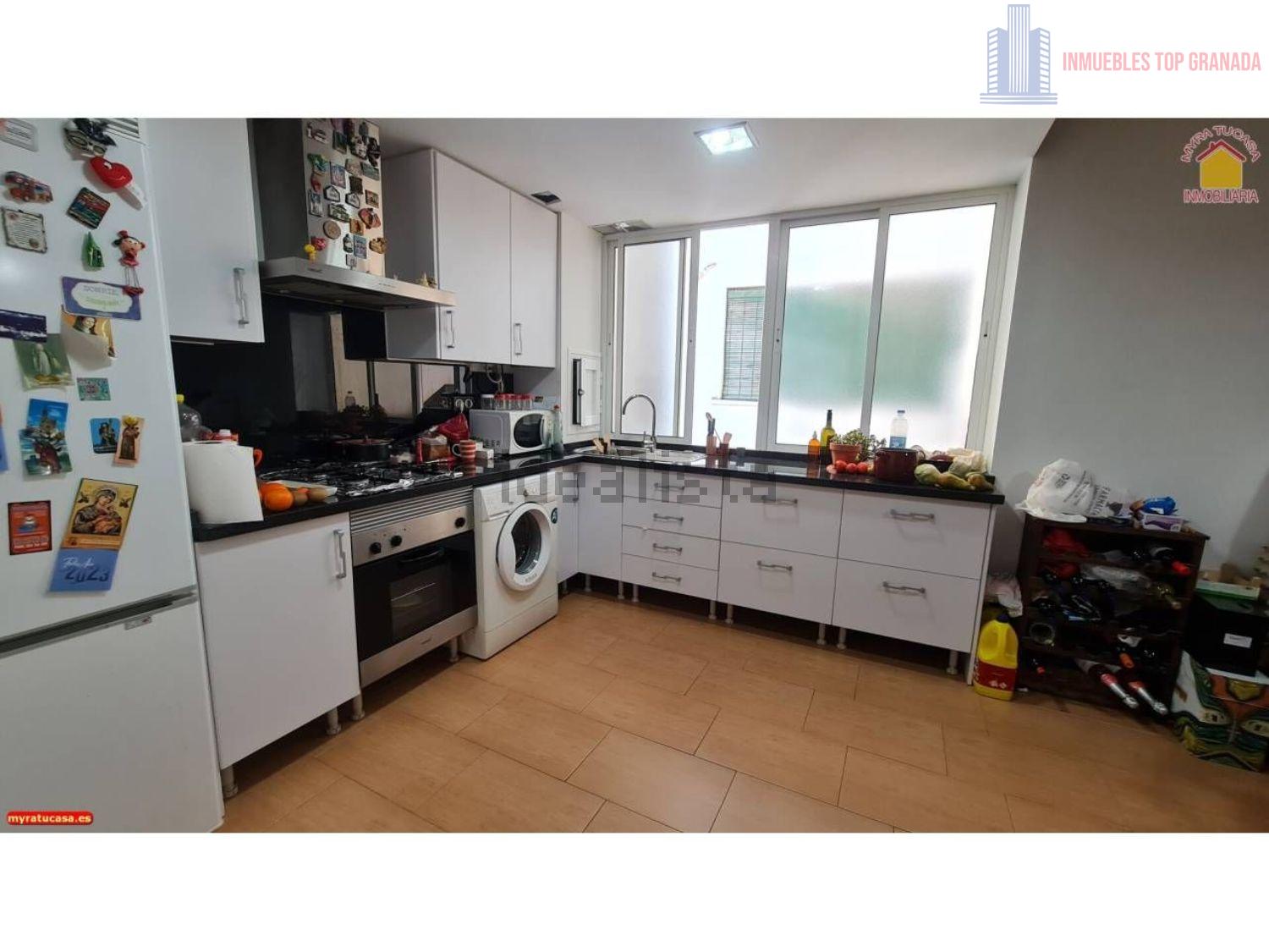 For sale of flat in Granada