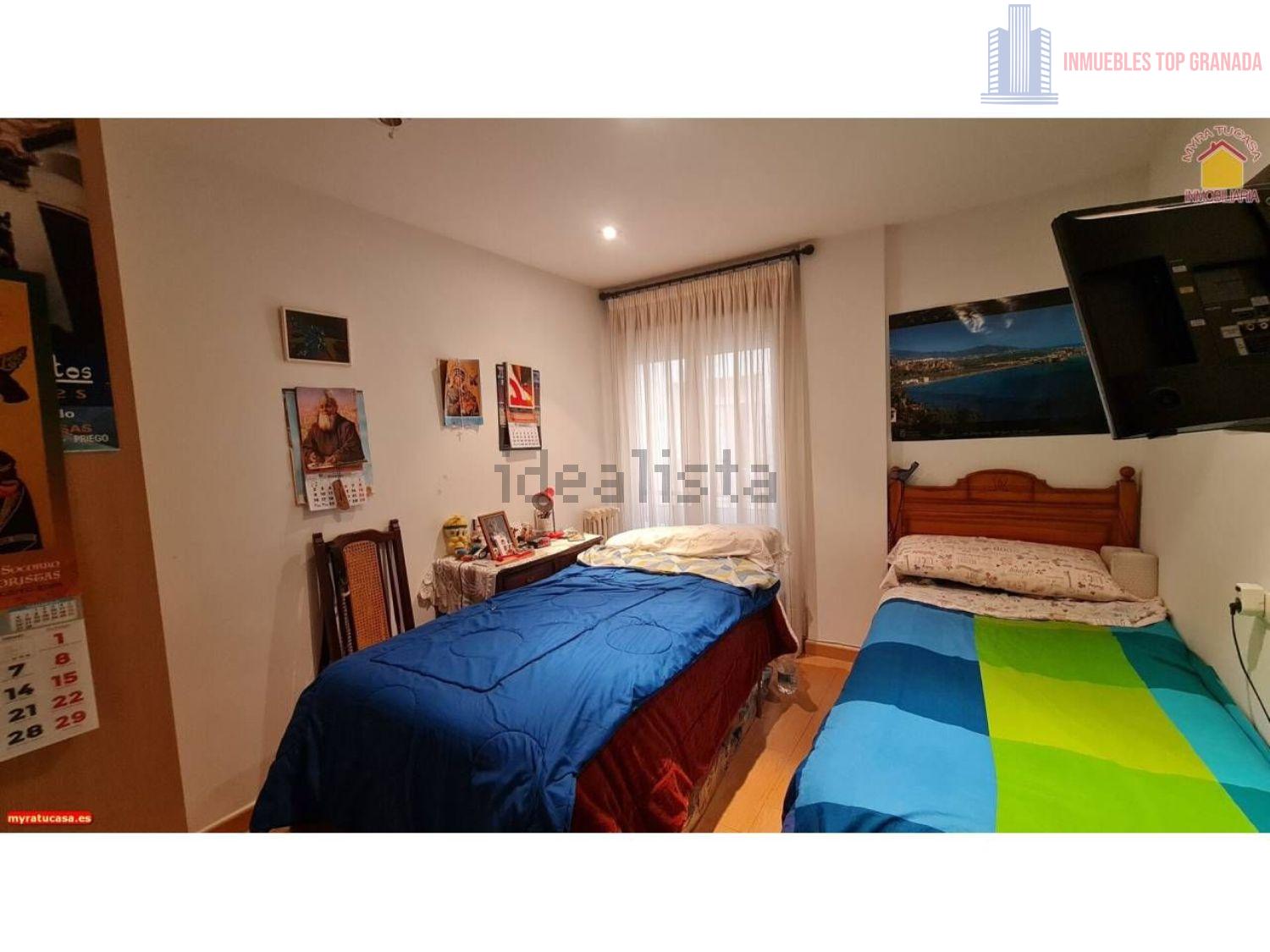 For sale of flat in Granada