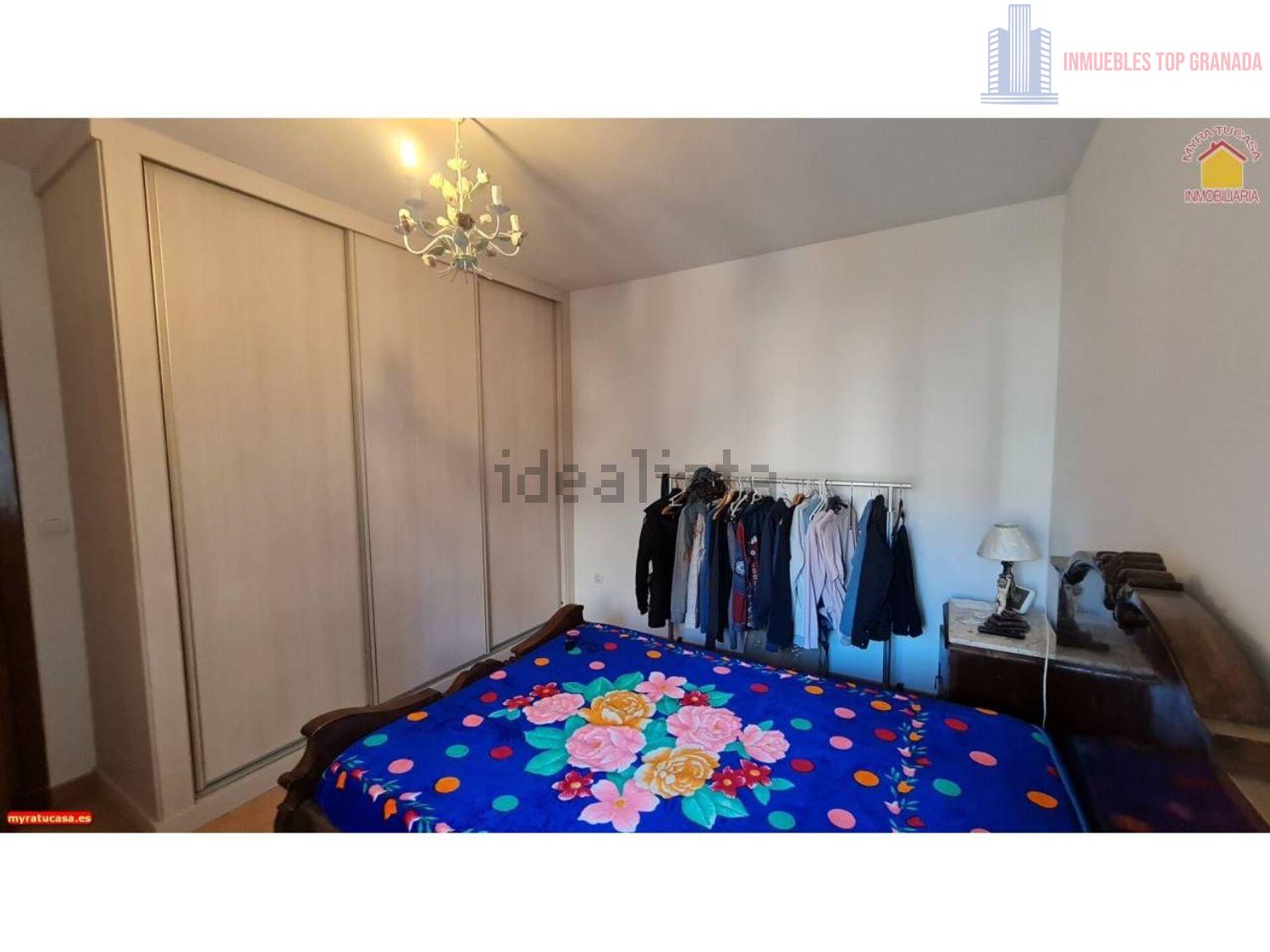 For sale of flat in Granada