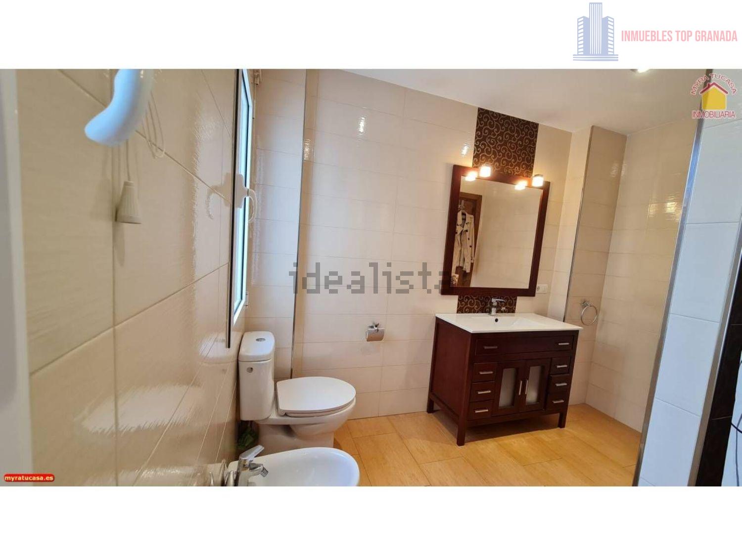 For sale of flat in Granada