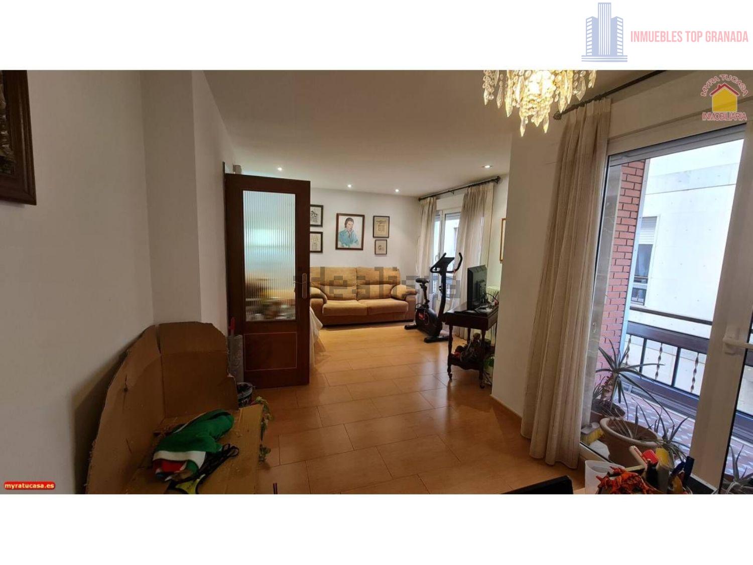 For sale of flat in Granada