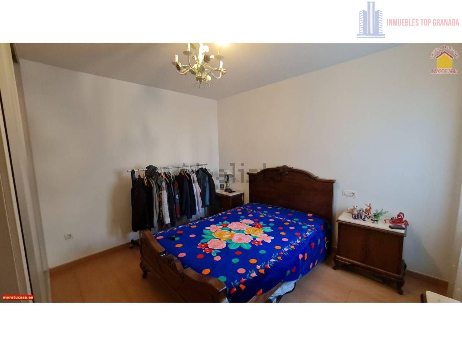 For sale of flat in Granada