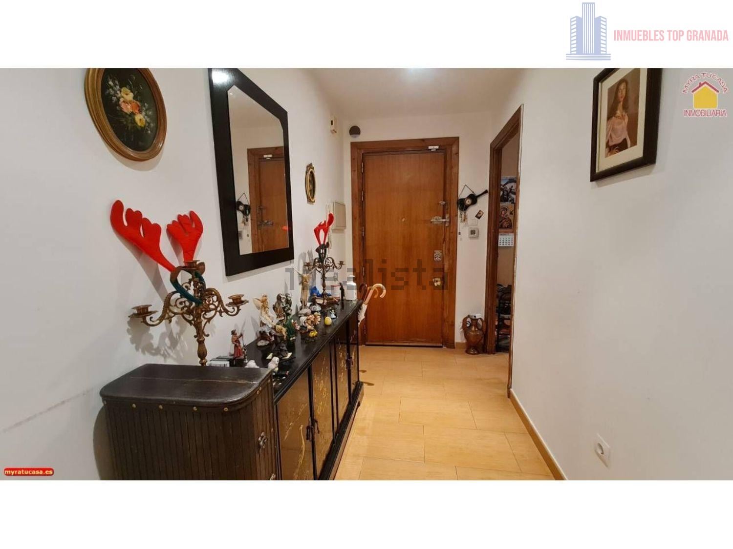 For sale of flat in Granada