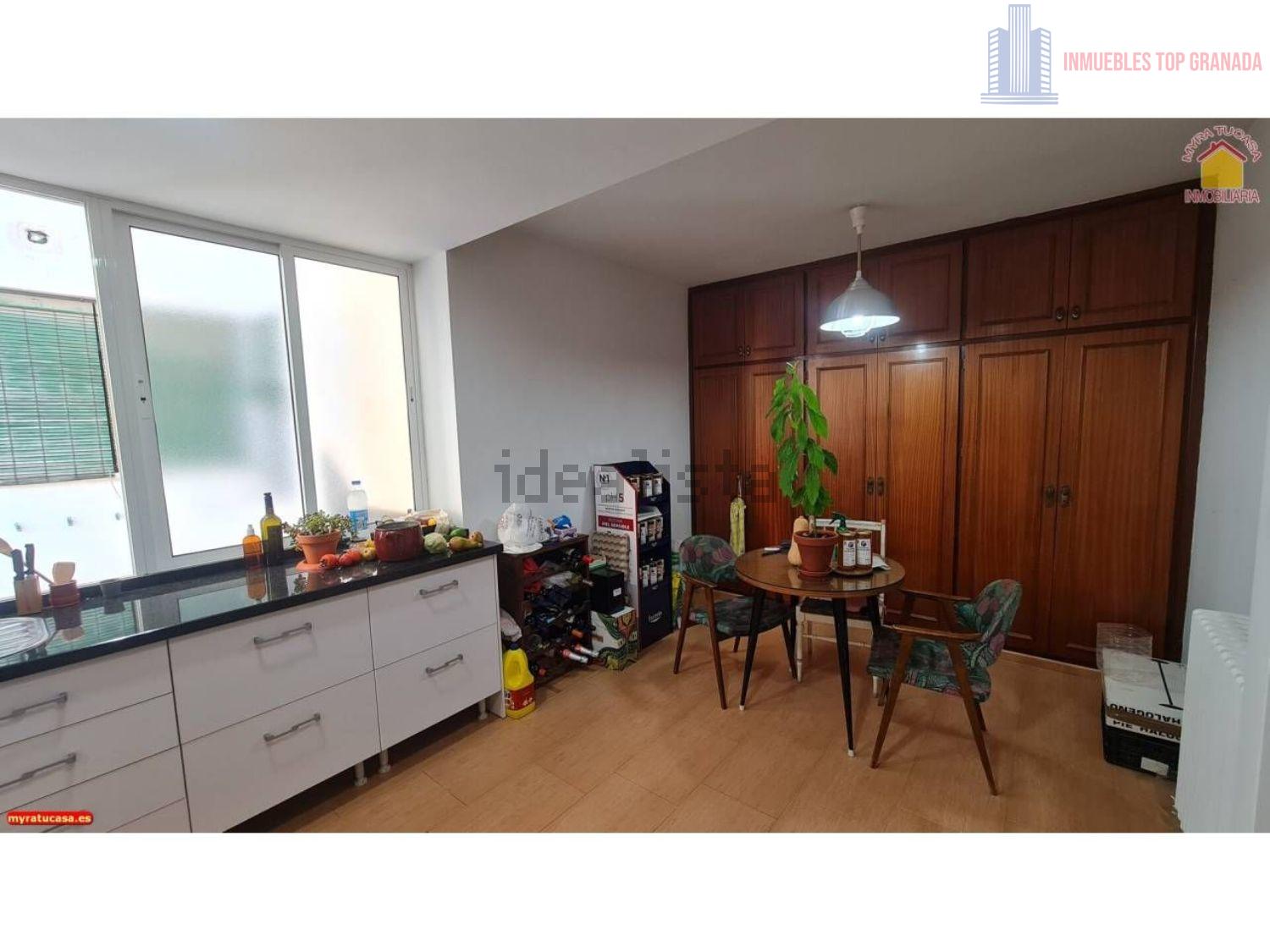 For sale of flat in Granada