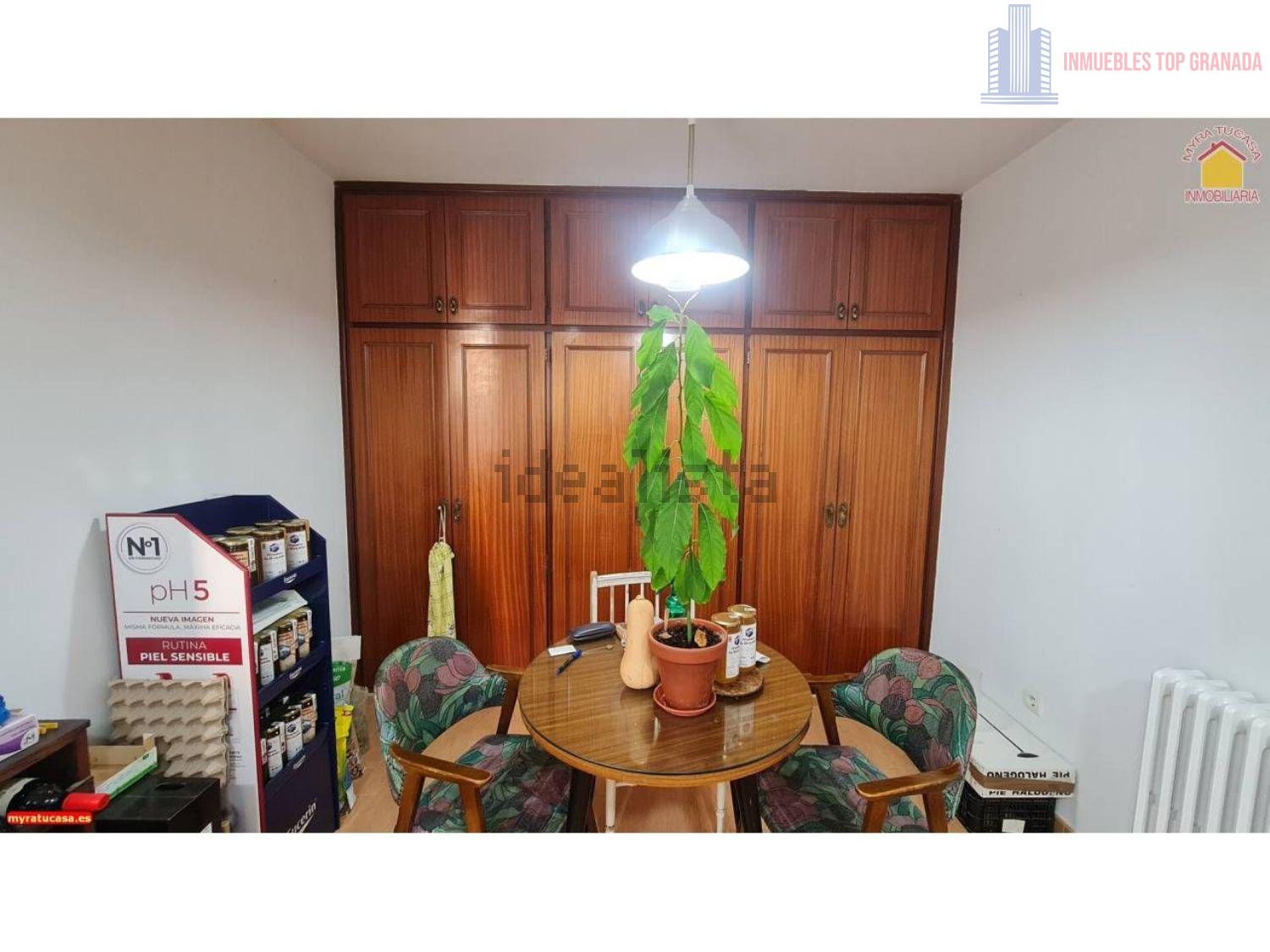 For sale of flat in Granada