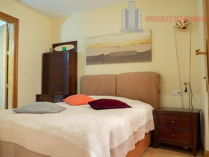 For sale of flat in Granada