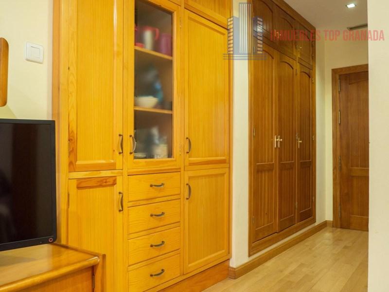 For sale of flat in Granada